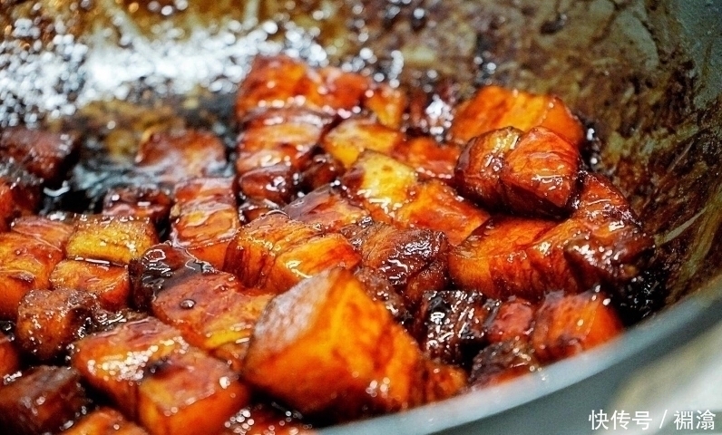 炖红烧肉，啥时候放盐做对4点，肉软烂鲜香，入口即化，真好吃