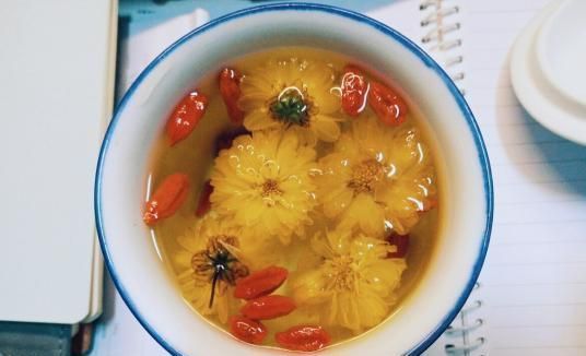 晨起有4种“异常”,或是肝病前兆,全不占,值得祝贺