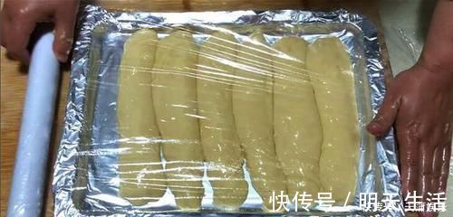 食用油|面粉里加2个鸡蛋，不蒸馒头不烙饼，做法简单，轻松搞定全家早餐