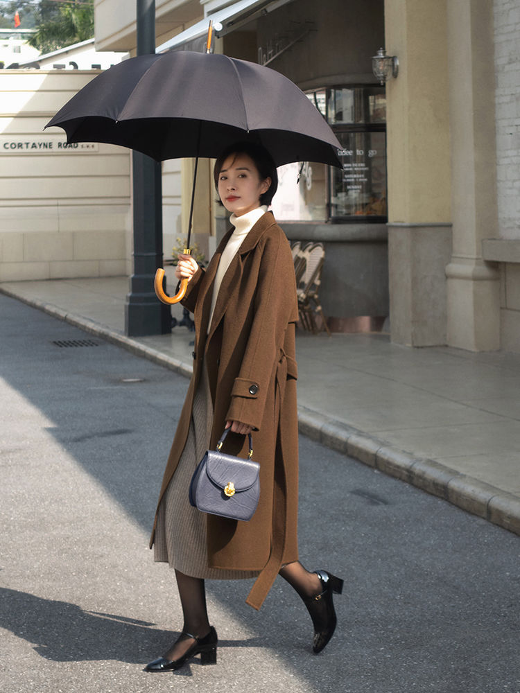 半身裙|不管二十岁还是四十岁，穿大衣谨记基础款最美，时髦保暖又显瘦