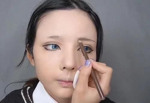 初中生仿妆“孙尚香”,刚开始勇气可嘉,成品一出秒变“颜粉”