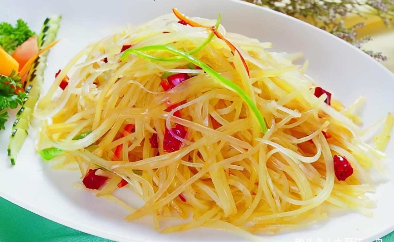 炒土豆丝,什么时候放醋很关键,大厨教你一招,随便炒都爽脆好吃