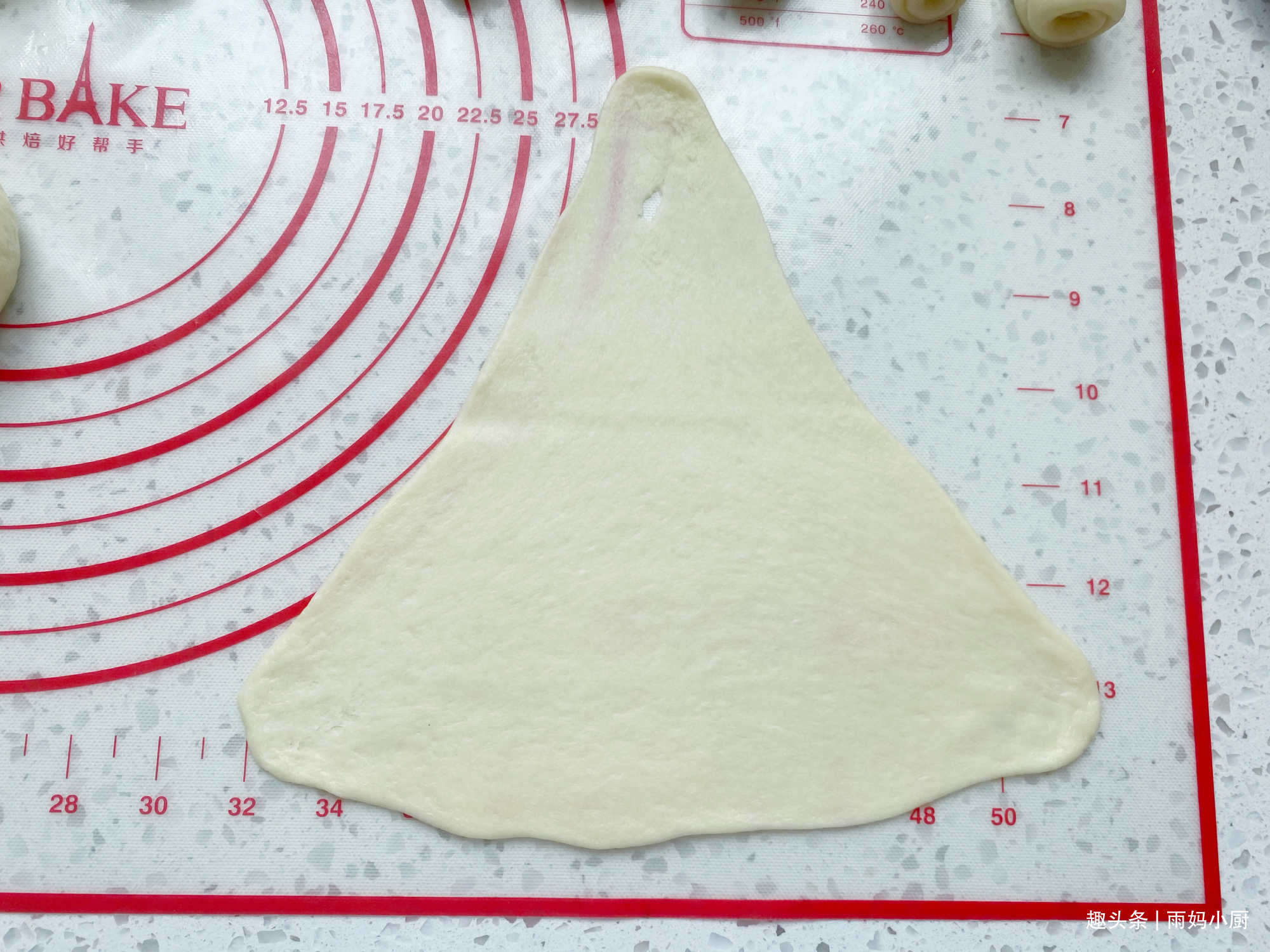 用了九年的面包配方，奶香浓郁又拉丝，做法简单，比买的好吃