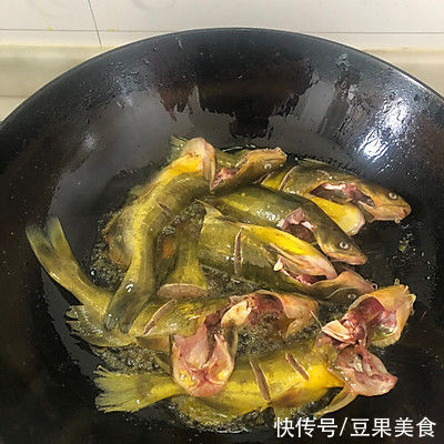 这道黄丫角焖鸡蛋连续吃了3碗，全家人都一致好评