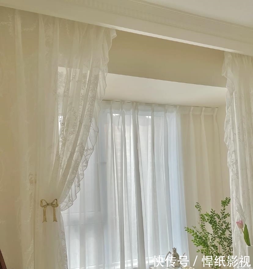 飘窗垫|这是我们见过最浪漫的132㎡法式装修，屋内干净到“一层不染”