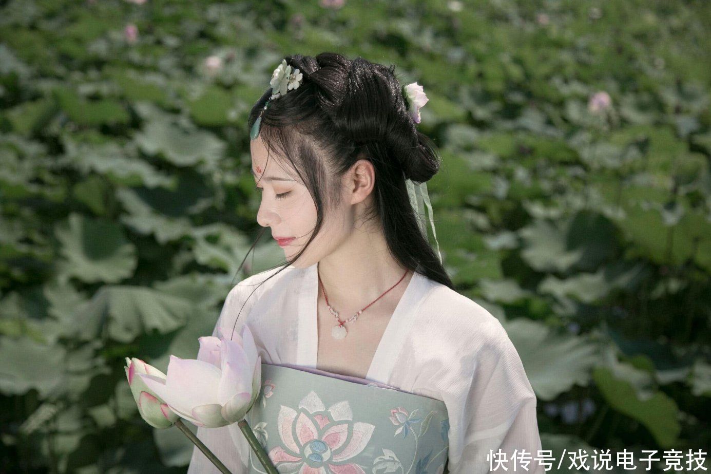 瑞鹤图|中国汉服市场规模或超100亿，国漫和游戏是幕后最大功臣