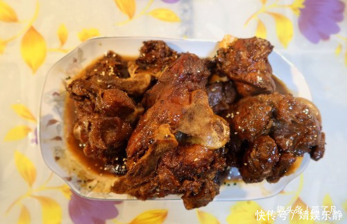 15步教你做美味酱骨头,让自己秒变大厨,你一定可以做到!