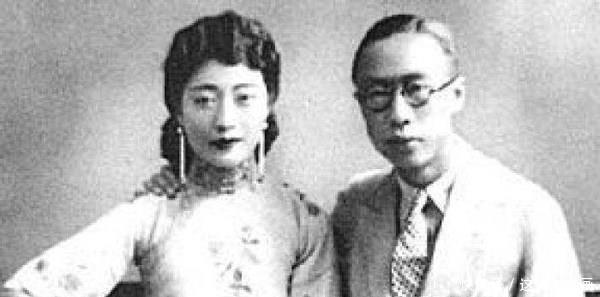 上写|家住紫禁城，老婆成群的末代皇帝溥仪户口薄上写的啥！