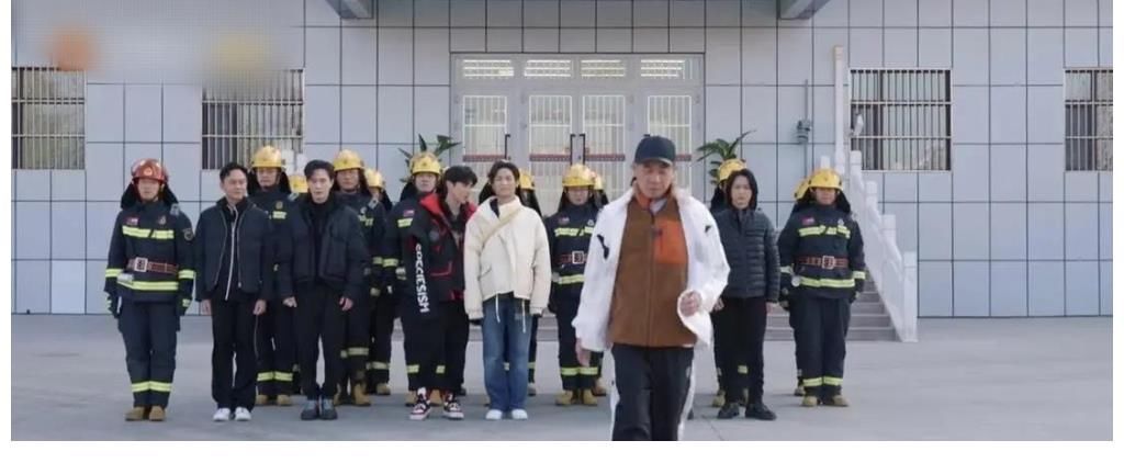 高瀚宇，消防队不是你家，也不是娱乐圈，请注意你的行为