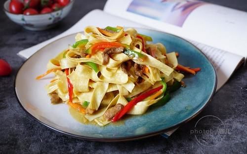 春天孩子補鈣，別只盯著牛奶，這菜含鈣高易吸收，多吃長個快！