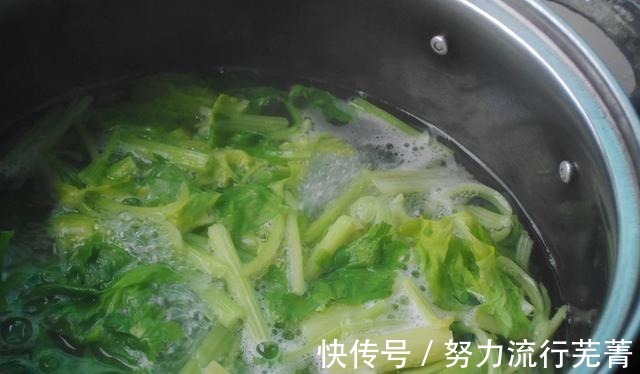 芹菜段|粉丝虾米芹菜汤,鲜嫩爽口,滋味十足的口感,真是美味的不得了!