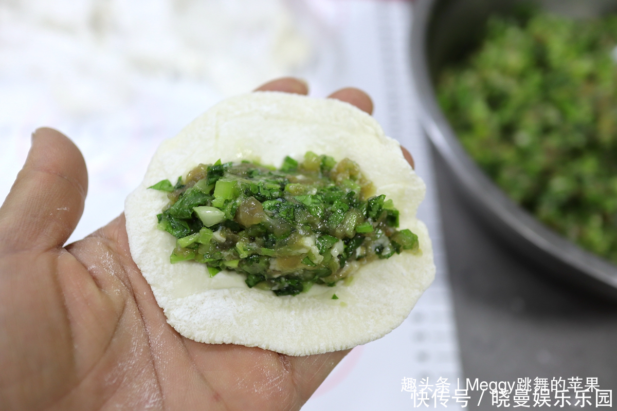 锅贴|老北京最爱的面食，底儿焦脆，馅香嫩，孩子都能做，越漏馅越爱吃