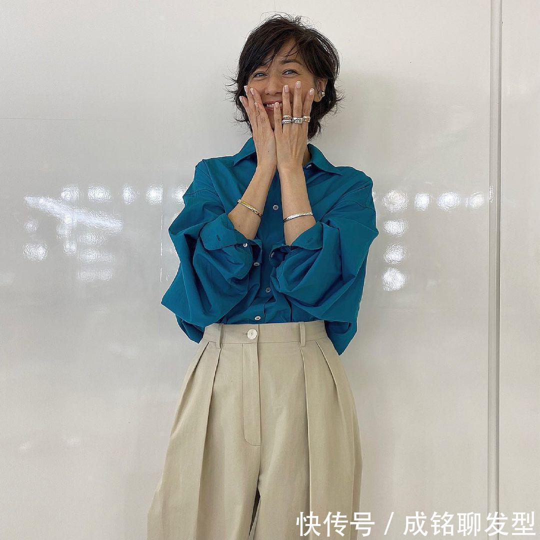 富冈佳子|50岁的女人，穿衣要懂得减龄搭配，日本穿搭博主的穿搭经都在这里