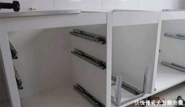 实用性|厨房橱柜万万要这样安装,住久就知实用性强,用几十年都没问题