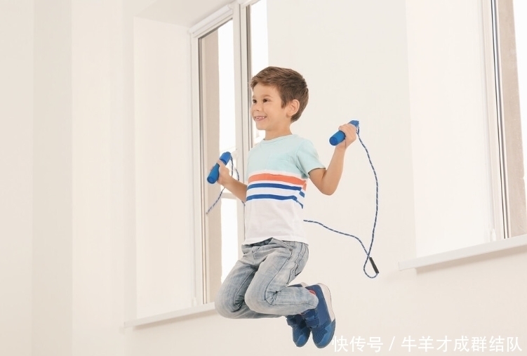 喂养|孩子积食不消化,少进食可治标不治本,疏通消化才是关键