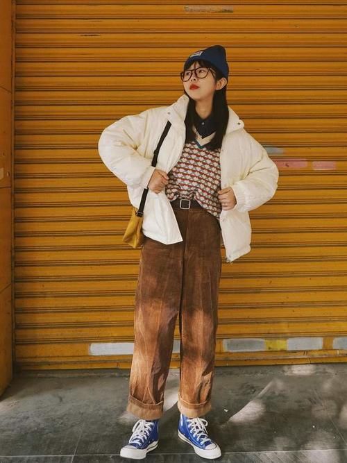  轻松|羽绒服里边穿什么？这几个搭配思路，时髦显气质，轻松摆脱臃肿感