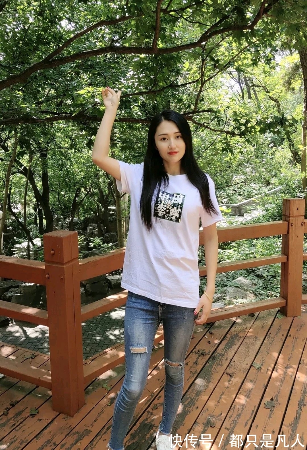 竹兰#岁月无痕弹指去,唯留诗句叹鬓花