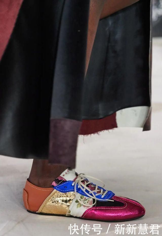 这些“旧球鞋”火极了老爹鞋的时髦C位保不住了…