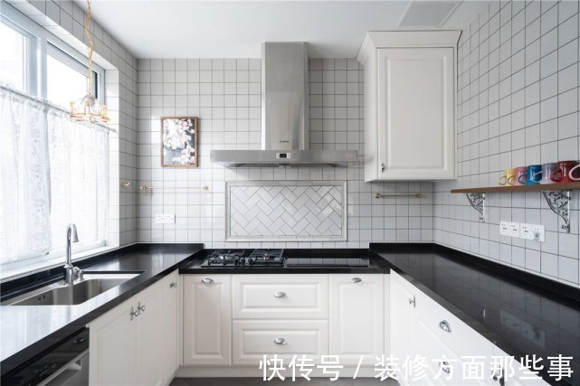 柜体|122平混搭四居室,四等分的内嵌式柜子让室内平添一份典雅