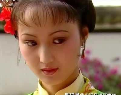 鲍二家|红楼梦平儿被王熙凤打骂后,宝玉为何让袭人帮她换2件衣服