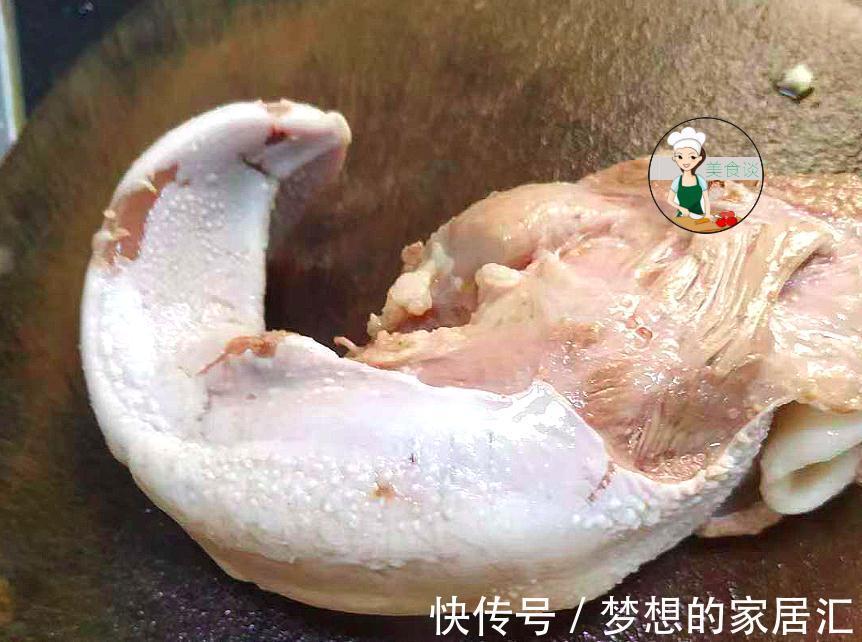 秋天吃牛羊肉不如吃此,35元一条,煮好切片淋上料汁,滋补又馋人