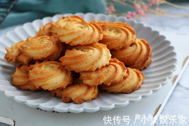 简单几步,教你在家做曲奇饼干,又酥又脆比买的好吃,特别解馋