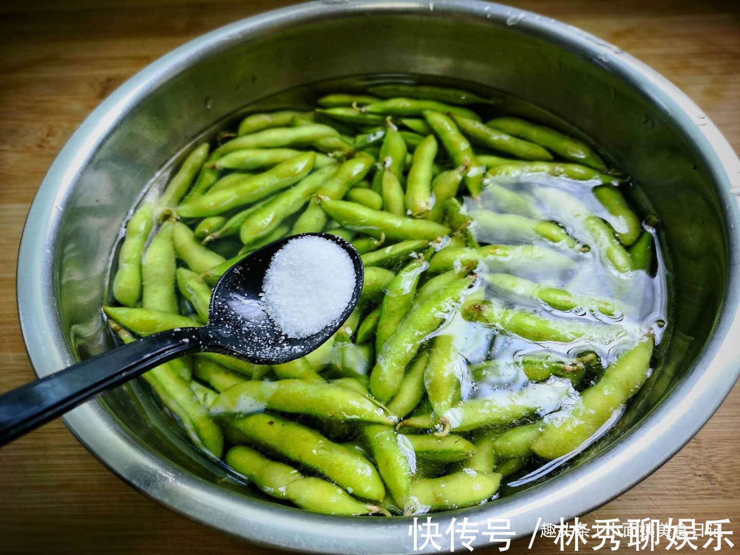 食用碱|煮毛豆时,放盐煮就错了,牢记这3点,做出的毛豆翠绿鲜糯又入味