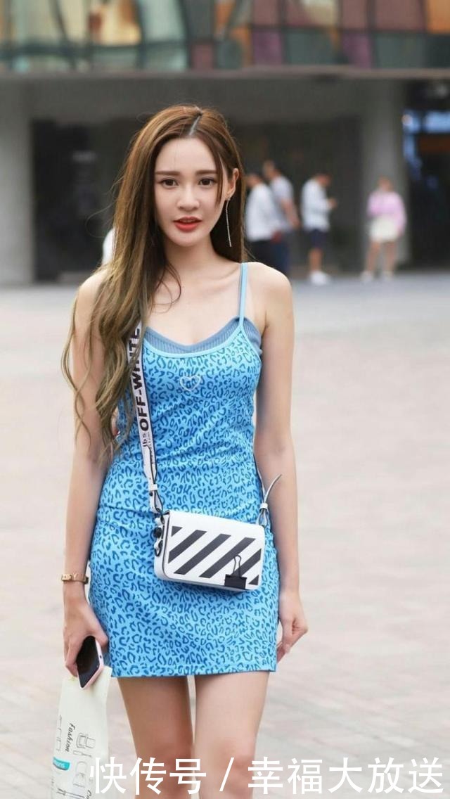 吊带裙|选择减龄时尚的吊带裙,完美展现优雅自信的美