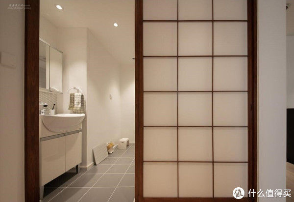 餐厅|80后太太的“穷装”新居火了,大白墙不吊顶,却被评为最美盐系家