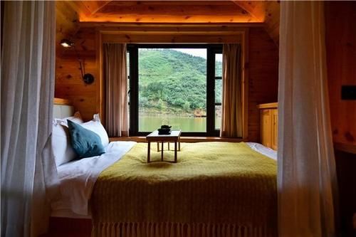 跑男團|跑男九如山之行：蔡徐坤帶火木屋別墅木桶房，泥潭大戰(zhàn)代入感好強