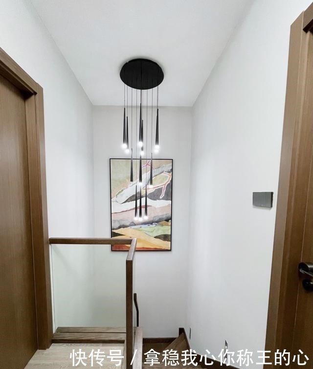 背景墙|高颜值的新房终于入住,电视墙非常大气,儿童房床头打柜子很实用!