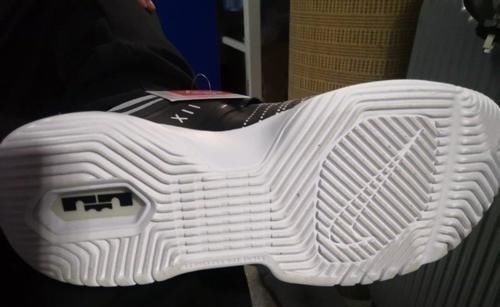 水泥地 绝对耐磨,最适合水泥地的实战篮球鞋推荐!