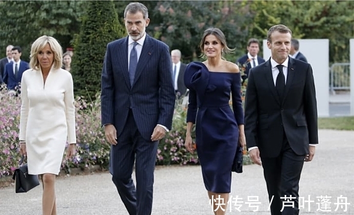 大衣|布丽吉特盘起凌乱短发减龄20岁!仅仅一条拼接蓝裙,美得眼前一亮