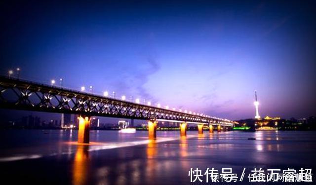 七律&和晓东社长七律7首,催人节序太匆匆,一夜萧萧万树空