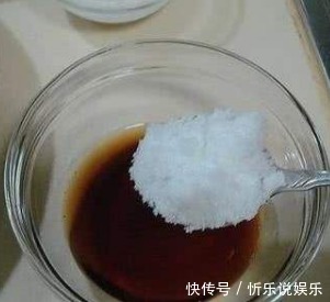 酸辣土豆丝,关键竟是一碗水,很多人都忽略了,难怪做出来不好吃