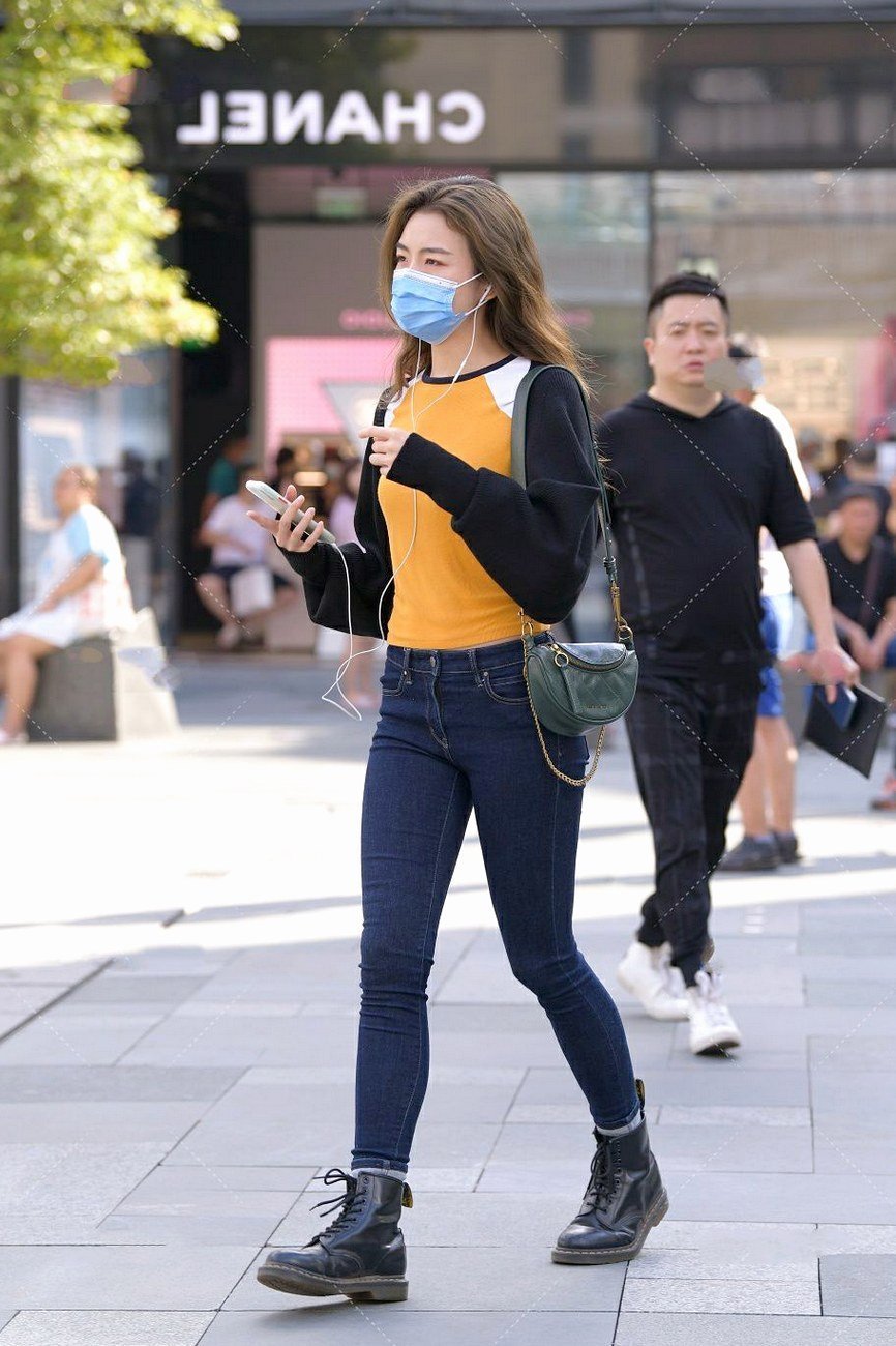 茫茫人海|茫茫人海一眼就发现了她,舒服显气质