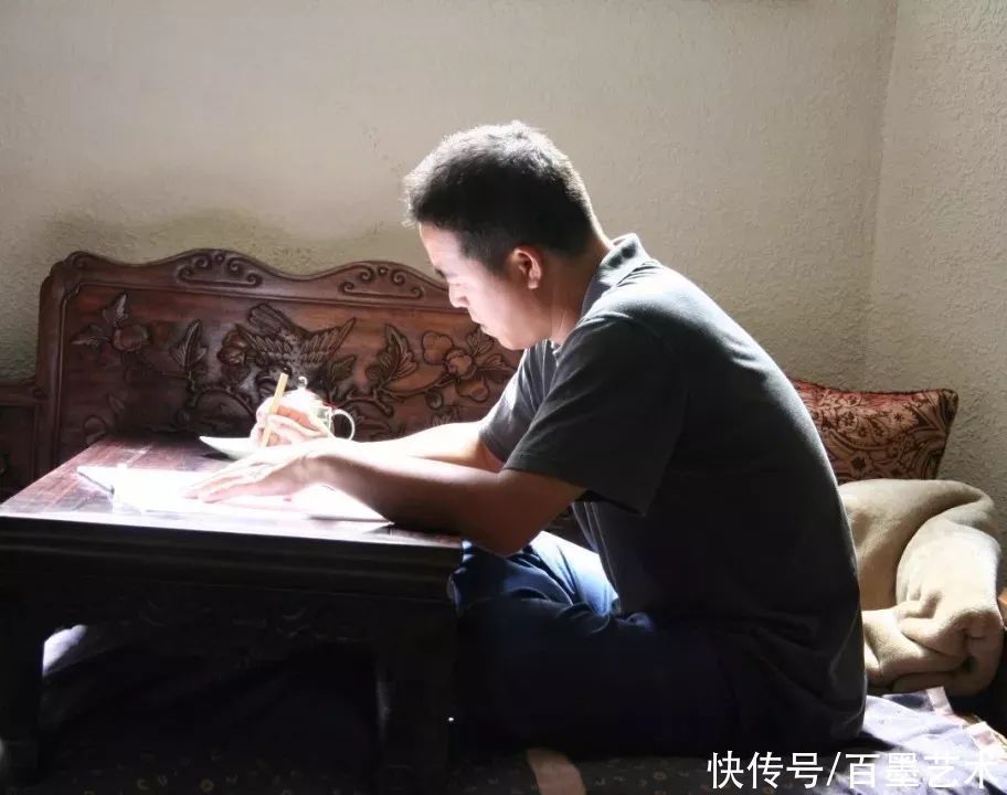 教授@从农村画匠到清华美院教授,他是天才画家,最后因过劳死,享年51岁,天妒英才