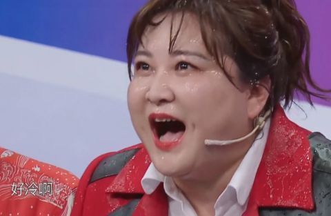 藝人|當華晨宇一口氣喝掉“道具水”,我意識到賈玲沈騰這類藝人多重要