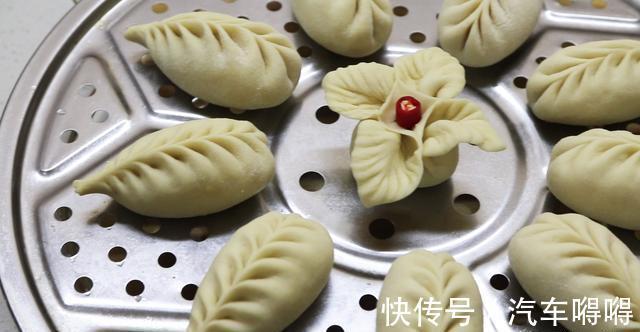 生煎包|想吃生煎包别出去买了,面点师教你在家做,咬一口满嘴流油太香了