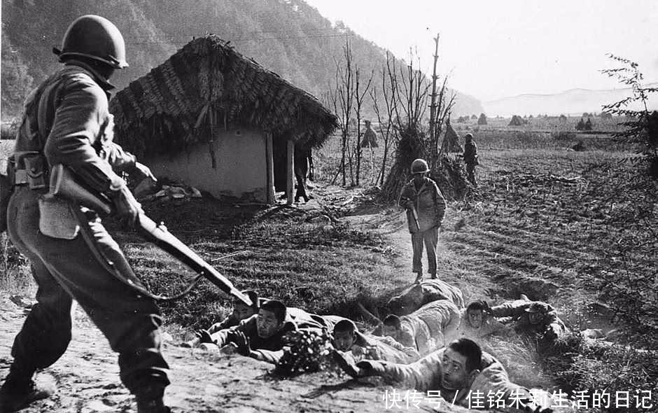 美军|张文荣朝鲜战争被美军俘虏,跳伞时他反手将手雷炸掉一辆运输机