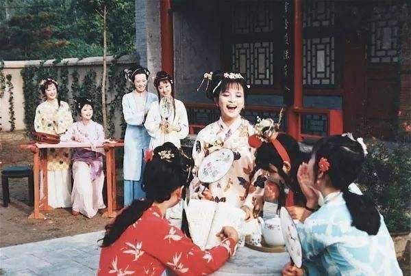 生日!黛玉的生日,为何王夫人记得探春却忘了?平儿的话道出问题的关键