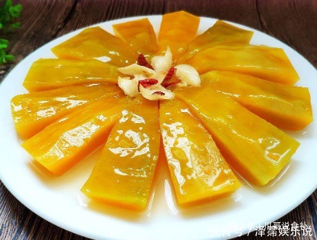 不对|蒸南瓜,直接上锅蒸是不对的,大厨多加1步,南瓜甜嫩更亮丽