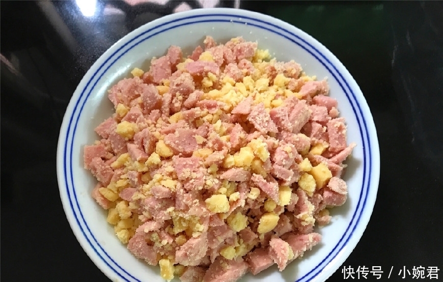 拉丝|此馅的包子你肯定没吃过,香到流口水,咬一口还拉丝,味道绝了