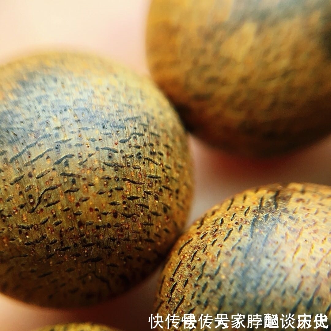 沉香|沉香中的上品奇楠,香味高雅尊贵,香醇之味悠然缥缈