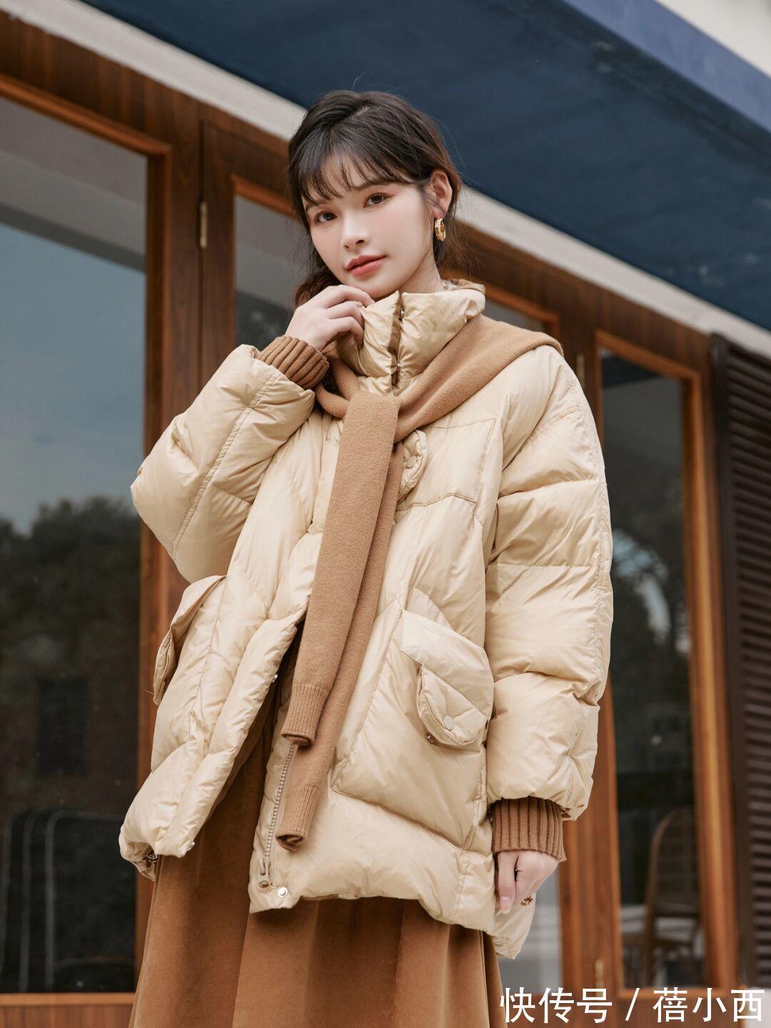 搭配|冬季穿衣无需复杂,用“羽绒服”打造好气质,保暖与时尚都有了