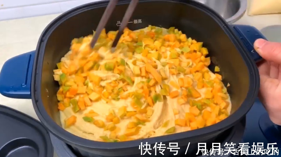 发糕|4个鸡蛋，一碗玉米面，教你做发糕，不用烤箱电饭锅，比蛋糕好吃