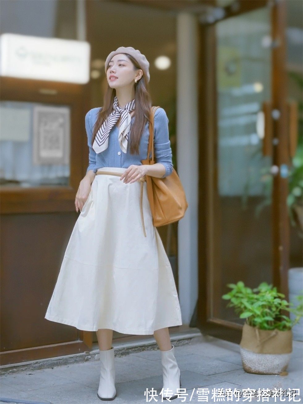 搭配 “长裙+短靴”=早秋最美穿搭!遮肉显高还时髦,日常通勤都适合