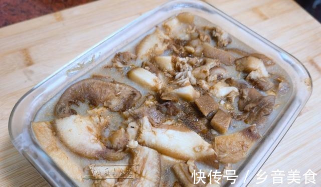 一入冬，家里的“大厨”老爸就会做他的招牌菜，Q弹爽口全家爱吃！