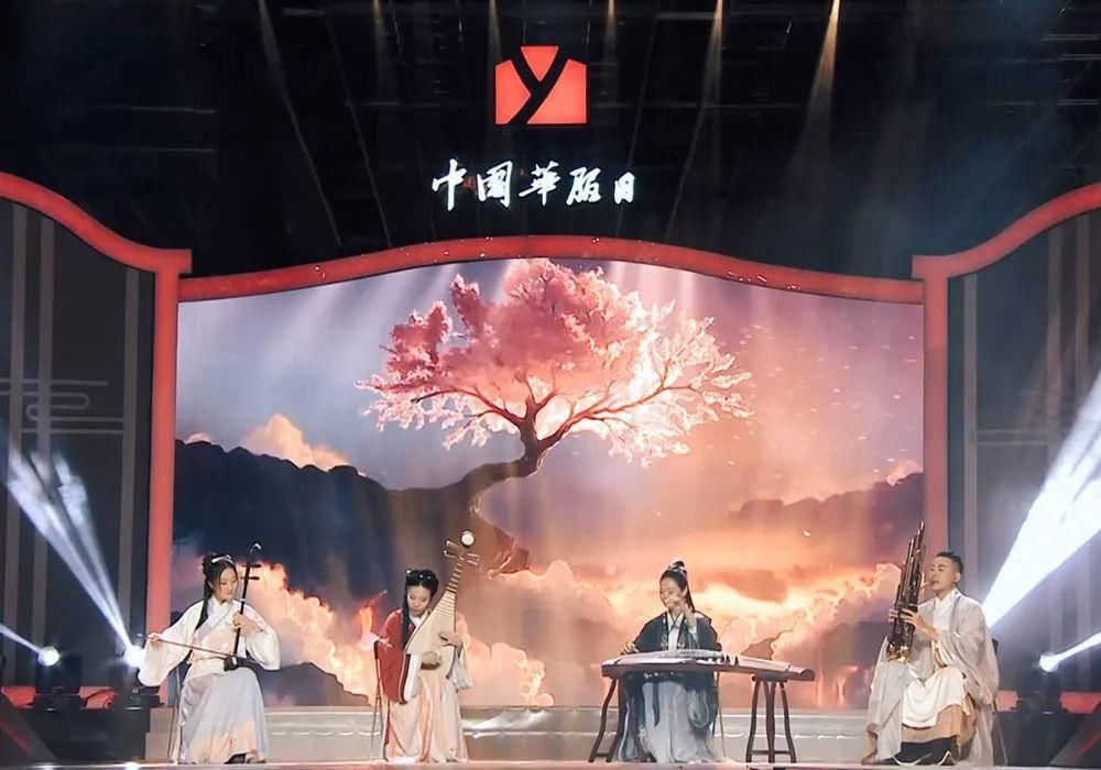 超级|《天官赐福》一花一剑有多火？各种版本超级多，民乐演奏境界高！