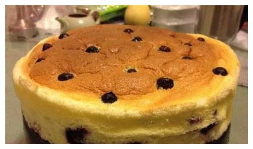 这蛋糕软绵细腻,酸酸甜甜,一搅一拌就成,减肥也能吃得开心!